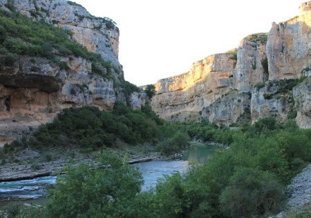 „Camino Aragones - Foz de Lumbier/>Auf dem 1000 Jahre alten <strong>Camino Aragones</strong> zu Fuß durch die berauschende Bergwelt der Pyrenäen. Ein wunderschöner und beeindruckender Weg mitten durch die Berge.</p>
<h3>Der Verlauf dieser Route</h3>
<p align=